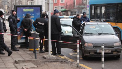 Трима души бяха зрелищно арестувани на столичен булевард