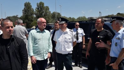 Димитър Главчев и Калин Стоянов предприемат мерки за опашките на ГКПП "Кулата"