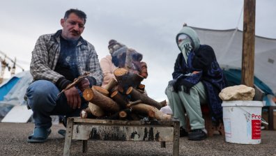 Живот в палатки: Разселени семейства се борят за оцеляване в Бейрут (СНИМКИ)