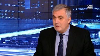 Валери Симеонов няма право на такова отношение, заяви Ивайло Калфин