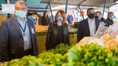 Масови проверки по пазарите, търговците са в протестна готовност (ВИДЕО+СНИМКИ)