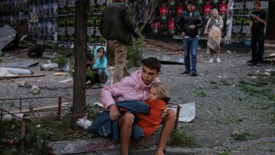 Окървавеният Киев: Жертвите са поне 15, издирват 10 души - живи или мъртви (+СНИМКИ)