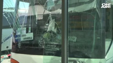 Автобус се вряза в автогара "Сердика", на шофьорката ѝ прималяло 