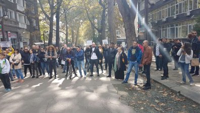 И зам.-областният управител на Бургас на протест срещу "зеления сертификат"