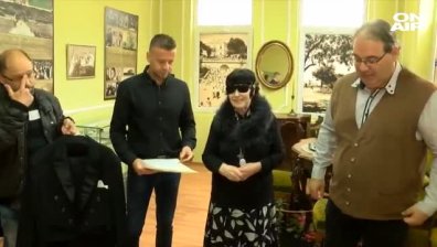 Диригентската палка и фрака на маестро Емил Чакъров от днес са част от Историческия музей в Бургас