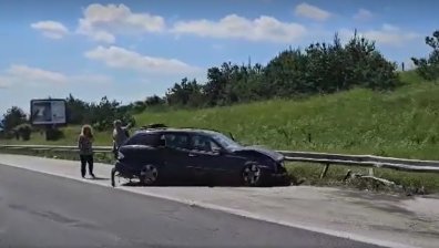 Катастрофа между каравана и лека кола на АМ "Тракия"