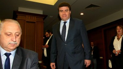 Златев: Не съм участвал в разговор с Нинова и Божков