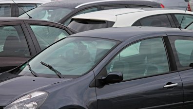 Нова кола отпреди година и половина струва скъпо сега на пазара