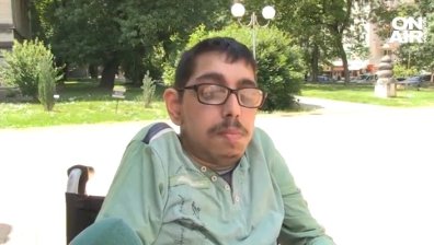 Студент от Русе се нуждае от помощ, за да изостави инвалидната количка