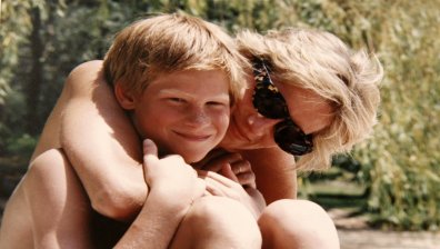 Бавачката на принцовете Хари и Уилям била бременна от принц Чарлз?