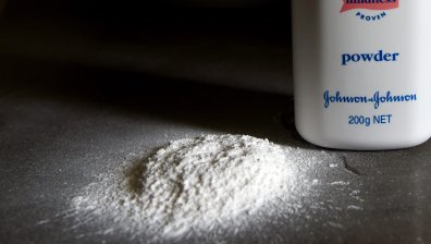 Осъдиха производител на бебешка пудра на $8,9 млрд., причинява рак. Има я и у нас