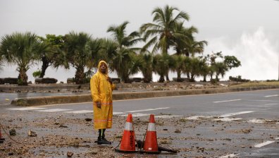 Ураганът "Берил" заобиколи Ямайка и се устреми към Каймановите острови