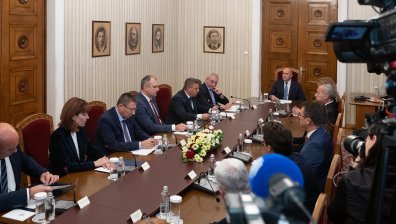 Румен Радев: В парламента не трябва да влизат представители на купения вот