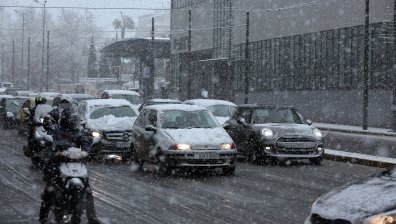 Сняг покри и съседките ни, в Хърватия се борят с ветрове над 130 км/ч