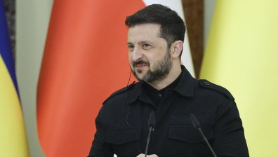 "Володимир Зеленски премахва конкурентите, за да управлява Украйна с желязна ръка"