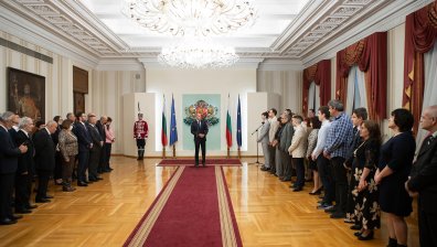 България блести в света на информатиката: Радев връчи наградите "Джон Атанасов"