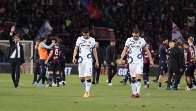 "Интер" се сгромоляса срещу "Болоня" и се отдалечи от скудетото