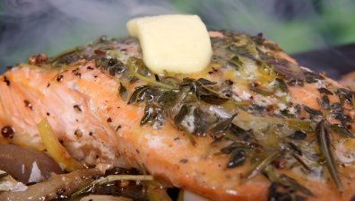 Как да приготвим глазирана сьомга с кайсии и джинджифил?