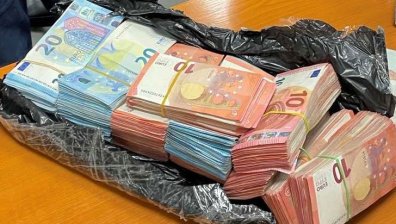 Митничари спипаха недекларирана валута за близо 95 000 лв. на "Капитан Андреево"