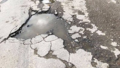 Разбити улици, тротоари - наложителен е спешен ремонт