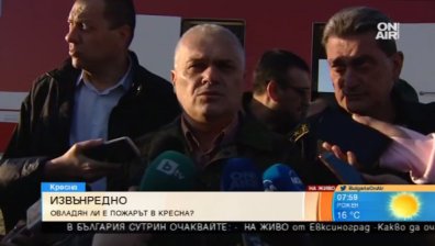 Стотици пожарникари борят огромния пожар в Кресненското дефиле