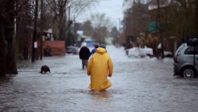 13 жертви на лошото време в Аржентина, дъжд и вятър удариха Баия Бланка