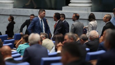 Депутатите гледат на второ четене антикорупционния закон