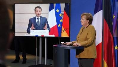 Макрон и Меркел започнаха преговори за руската ваксина Sputnik V