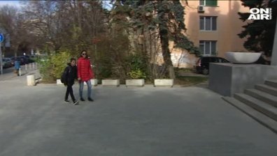 Пеша или с кола? Как да водим децата си на училище?