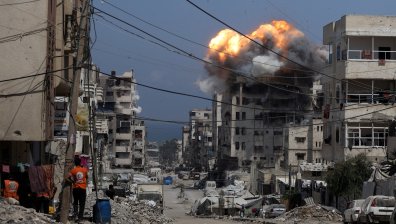 Израелски танкове влязоха  Деир ал Балах в Газа, съобщава се за още жертви