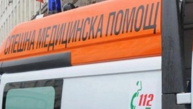 Автомобил излетя в река Места
