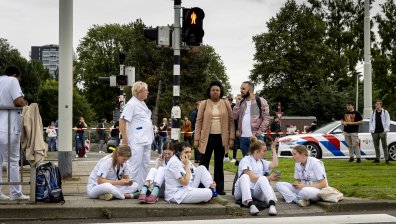 Двама убити и един в тежко състояние след стрелбата в Ротердам