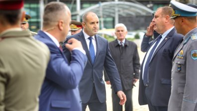 Радев и Каракачанов в дебат за закупуването на oще F-16