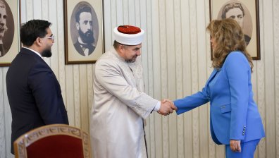 Йотова: Разбирателството между религиите у нас спира навлизането на радикални идеи
