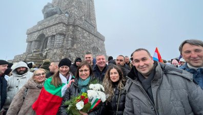 Нинова: На 3 март не трябва да се делим на фили и на фоби, а да сме заедно