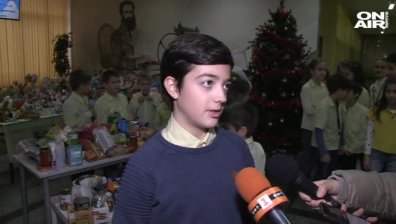 Ученици от Русе събират храна за приютите на отец Иван