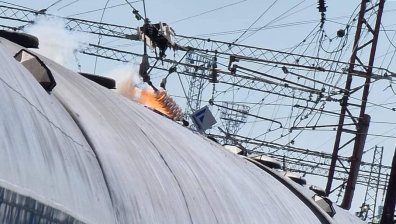 Инцидент на гара "Подуяне": Евакуираха пътниците от бързия влак София - Бургас