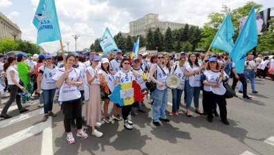 Стачка на учители в Румъния отмени ротацията за поста министър-председател