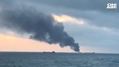 Два кораба под флага на Танзания горят в Керченския пролив