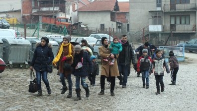 Задържаха трафикант на 48 сирийци в Сърбия, прехвърлени от България