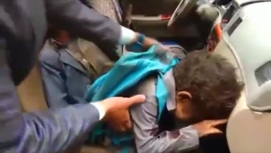 Атака срещу автобус, пълен с деца в Йемен - десетки убити и ранени