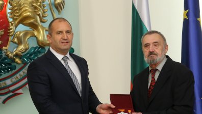Почина писателят Петър Велчев