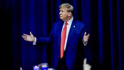 Отложиха процеса срещу Тръмп по казуса с порноактрисата