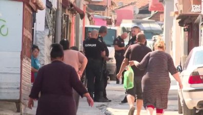 300 роми в масов бой в Асеновград, полицай е ранен в екшъна с въздушни пушки и камъни