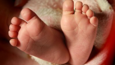 Бебе на един месец се задави с кърма и почина в Пловдив