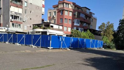 Helpbook: Незаконно строителство на общинска площ в Бургас 