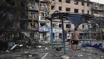 Сълзи, ракети и разбити мечти в Украйна (СНИМКИ)