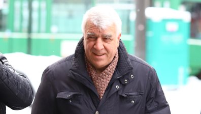 Проф. Гечев: Добрев сключва договори с кметове на ГЕРБ за милиони 