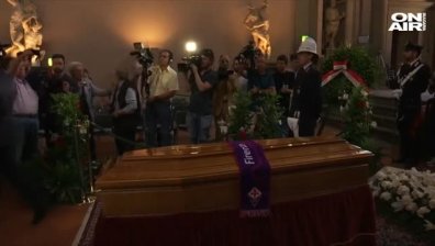 Стотици си взеха последно сбогом с големия италиански режисьор Франко Дзефирели