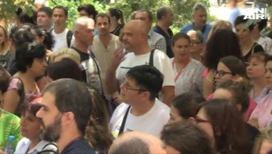 Медици от Русе излязоха на протест заради орязани заплати